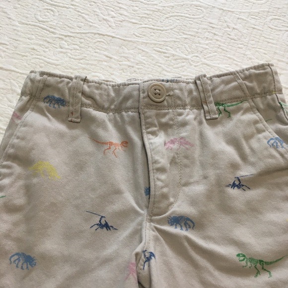 18-24m (6/$20) Cream Cotton Dinosaur-Print Casual Shorts - Picture 3 of 6